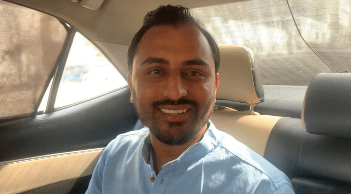 Ramu Kharel in Karachi on his way for a tv interview about his emergency medicine work in Nepal in which he fluently recited Urdu poetry. Photos: ABDULLAH ZAHID/SAPAN NEWS