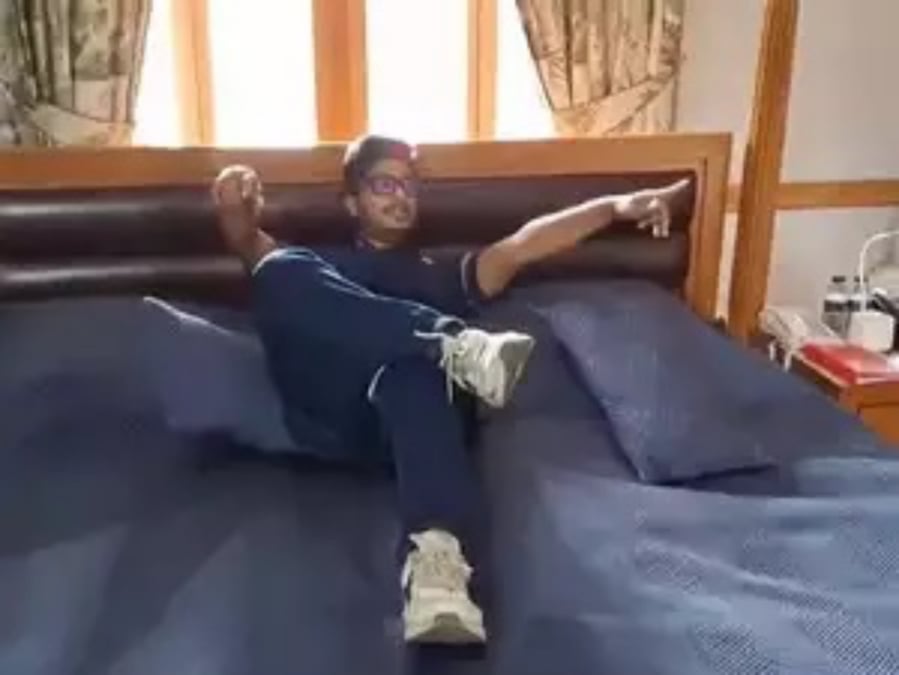 Selfies on the prime minister’s bed