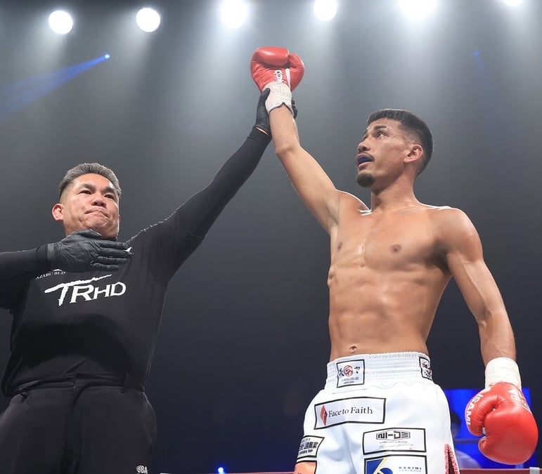 Kickboxer wins