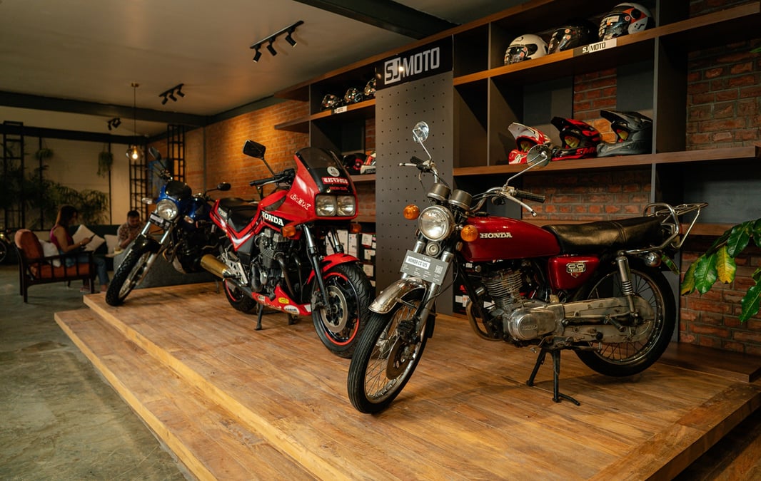Motorcycle-cafe