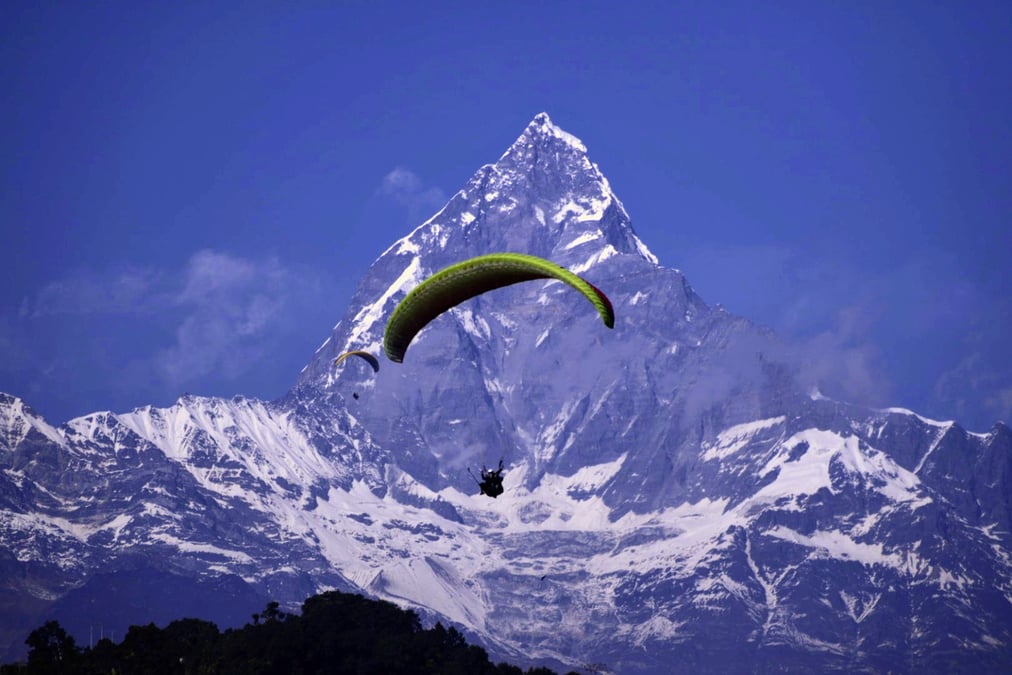 Merging paragliders