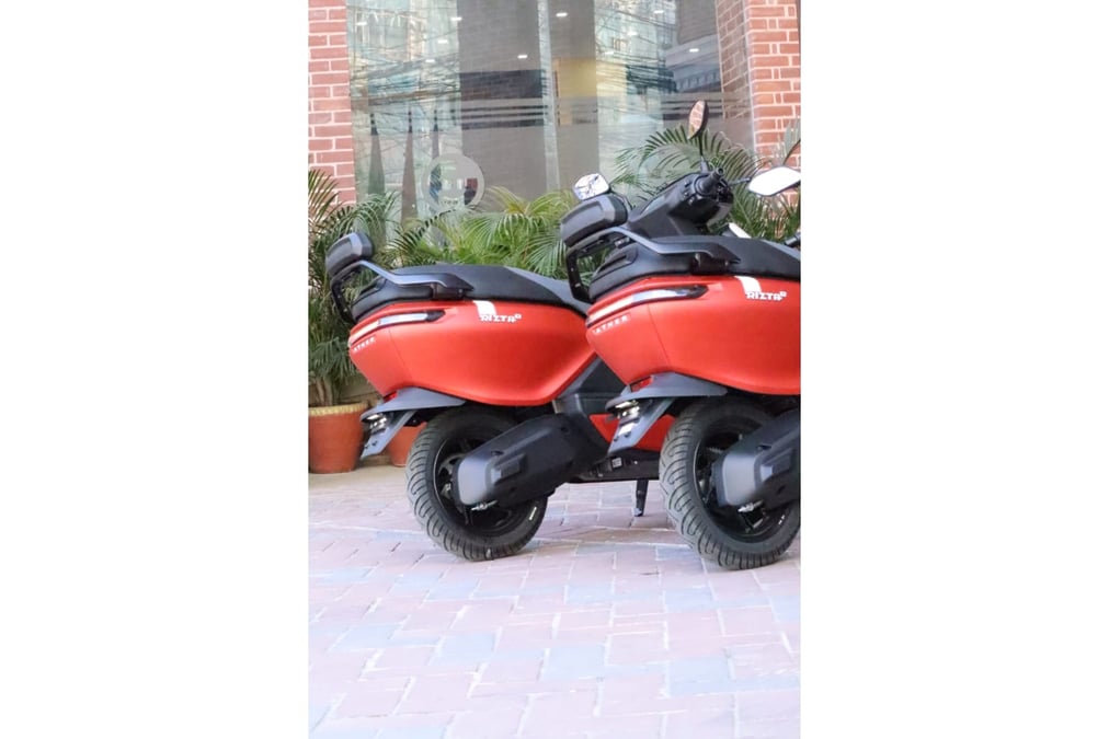Rizta in red