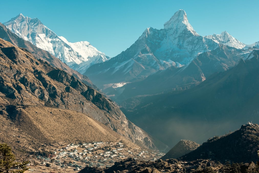 The Khumbu Valley in the Heart of the Himalaya. View on Ama
Dablam. Photo: LAXMAN LAMA BLON