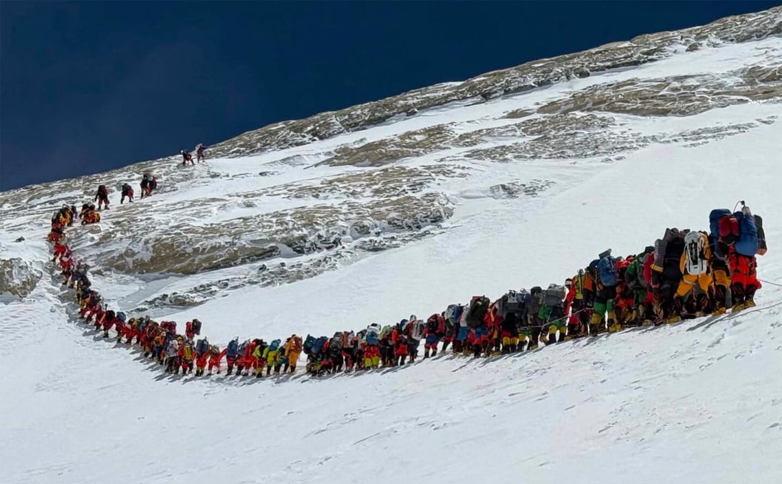 Rush hour traffic at 8,848m