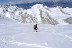Skiing down Cho Oyu