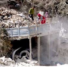 Gouging out a living in Lele’s quarries