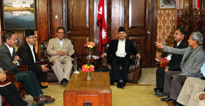 UML's tantrums, Kantipur, Nagarik