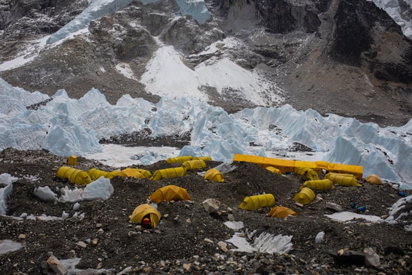 Chopper vs Chauri below Everest