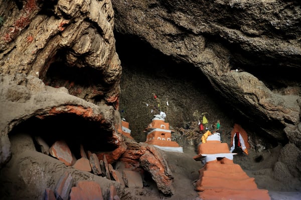 Comings and goings in Mustang
