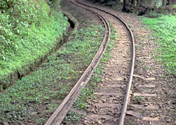Memories in narrow gauge