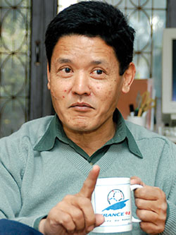 Pralad Yonzon, 60
