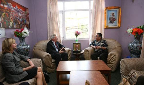 LETS TALK: United Nations Under-Secretary General for Political Affairs, B Lynn Pascoe met Maoist chairman Pushpa Kamal Dahal at his residence on Wednesday. Pascoe's visit will focus on how to conclude the peace process within UNMIN's extended term.