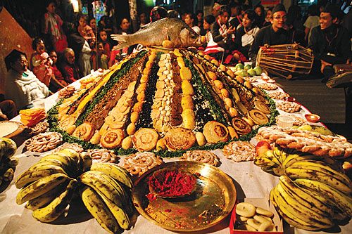 SUPER SAMAY: Locals prepare a feast of samay-baji, a traditional Newari dish, as an offering to the temple of Jwala Mai near Ason last Sunday, on the third day of Dasain.