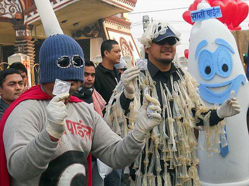 USE ME: The District AIDS Coordination Committee of Birganj organised a rally on Wednesday to mark World AIDS Day, with this year's theme 'Universal Access and Human Rights'.