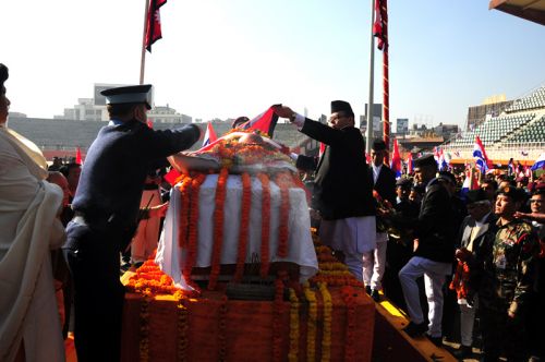 ADIEU: Prime Minister Jhal Nath Khanal offers his last respects to senior Nepali Congress leader Krishna Prasad Bhattarai at Dasrath Stadium today. Bhattarai's last rites will be performed at Pashupati with state honour later today.