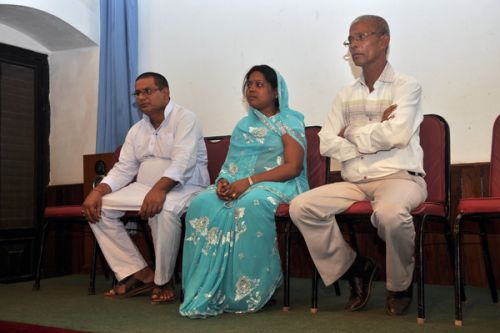 NOT FOR SALE: Babita Tiwari (centre), wife of Kashi Nath Tiwari, at a press conference on Tuesday where she claimed that she was paid Rs 800,000 a day before to not implicate Minister Prabhu Sah in her husband's murder. Tiwari, chairman of Bishwo Hindu Yuba Sangh, was shot dead a year ago.