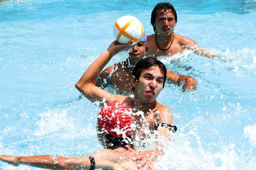 SPLASH: College students play waterpolo at the 7Up College Swimming Fungama, organised by Wave Magazine on 30 May.