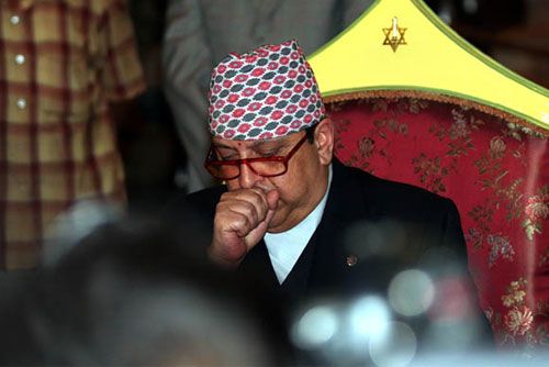KING'S WAY: King Gyanendra giving his farewell speech at a packed press conference at Narayanhiti on Wednesday afternoon before relocating to Nagarjun.