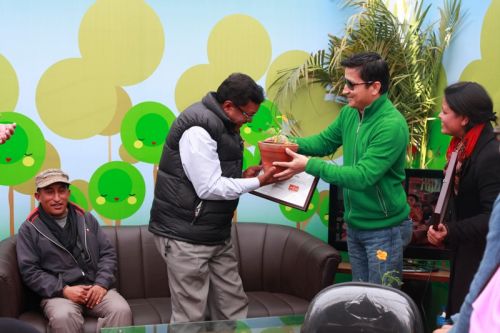 CLEAN BRICKS: Two brick kiln owners being awarded "orange" certifications by BrickClean Network on Sunday at Nepali Times EcoFair. Orange certification is given to kilns that take steps against exploitation and pollution. No brick kiln has yet won the "Green" certificate.