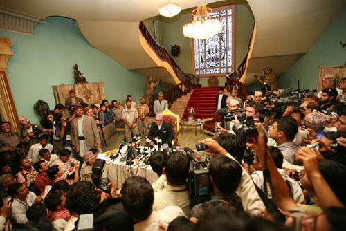 KING'S WAY: King Gyanendra giving his farewell speech at a packed press conference at Narayanhiti on Wednesday afternoon before relocating to Nagarjun.