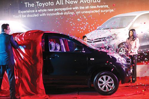 NEW RIDE: President of United Traders Syndicate, Suraj Vaidya, unveiling the new Toyota Avanza in Kathmandu on Wednesday. Keys were handed over to the first five customers on the occasion.