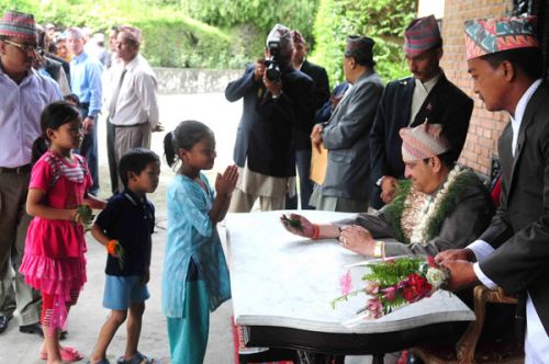 BIRTHDAY BODY: Well-wishers greet ex- king Gyanendra Shah on his 66th birthday at his residence in Nirmal Niwas, Maharajgunj on Saturday. PIC