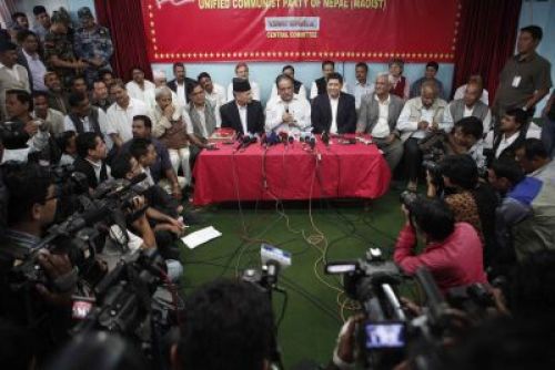 CRUNCH TIME: UCPN–Maoist chairman Pushpa Kamal Dahal informs the media about decisions taken during the seventh plenum at a press conference organised at Paris Danda on Sunday. PIC