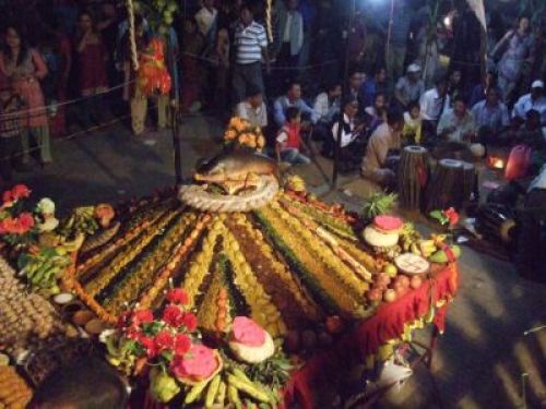DAY AND NIGHT: Nepal is all festivals this season. On the occasion of Chatha (Lord Ganesh's bday) worshipers offered 'Samey Baji' (traditional Newari food) at Maru Ganeshthan, Kathmandu, Wednesday night. PIC
