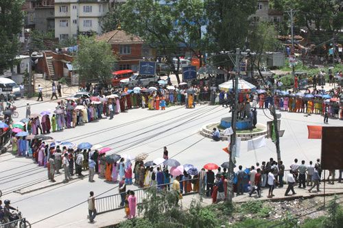 ZERO TOLERANCE: Students of Prerana Adult School, Satdobato stop traffic for hours to protest the beating of one of their students by microbus driver on Wednesday.