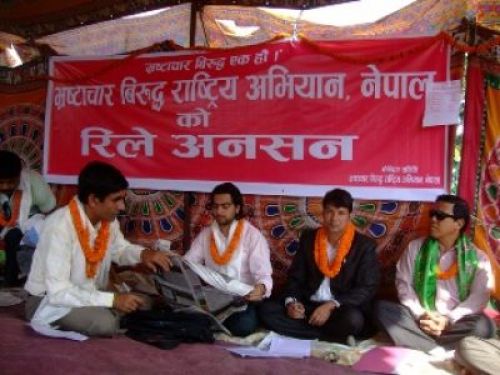 NO FOOD: Citizens fed up with corruption started one day ago a national hunger strike. Strikers gathered in Peace Park, Kathmandu, on Thursday morning.