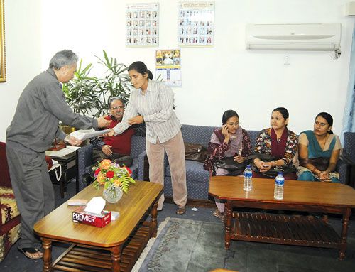 WE OBJECT: Relatives of war victims submit a memorandum to PM Baburam Bhattarai at his residence in Baluwatar on Tuesday protesting against the promotion of Colonel Raju Basnet and the amnesty given to Maoist leaders.