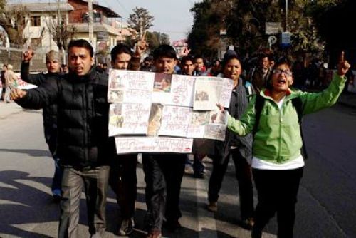 LOUD VOICE: Students from UML alliance protest against PM Bhattarai's remarks on women's right and investigation in the murder of Dekendra Thapa, in Exhibition Road on Friday.