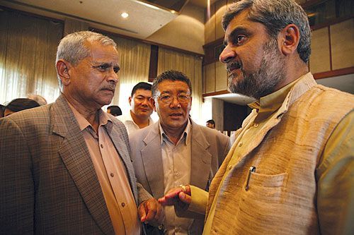 NC presidential candidate Ram Baran Yadav with the TMLP's Hridayesh Tripathi.