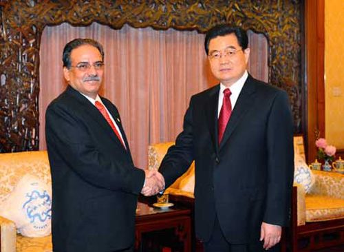 FIRM TIES: PM Pushpa Kamal Dahal shakes hands with the Chinese President Hu Jintao during their meeting in Beijing before the grand closing ceremony of the Beijing Olympic Games. Dahal showed willingness to cement cooperation with China and take the bilateral relations to a new high.