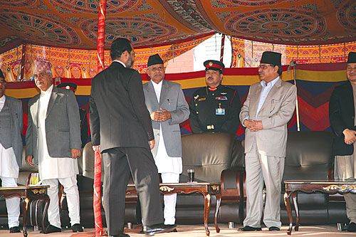 BROAD TENT: President Ram Baran Yadav and Prime Minister Pushpa Kamal Dahal with Indian Ambassador Rakesh Sood at the tea party organised by the president at Shital Nibas on Wednesday.