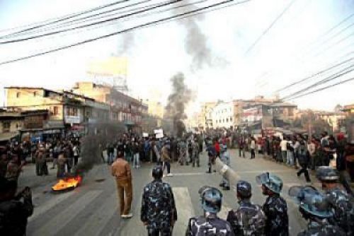 NHOLY: Protestors took on the streets in Gaushala and Old Baneswor on Monday against the appointment of new priests in Pashupati. The NC lawmakers on Tuesday extended support to the protesting Bhandaries, the caretakers of the temple, who have been leading the demonstrations.