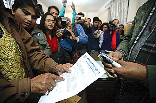 SYMBOLIC PROTEST: Nepali journalists submit broken pens to the prime minister at the Kathmandu CDO office on Sunday. Federation of Nepali Journalists has been urging the government to take action against the murderers of radio journalist Uma Singh.