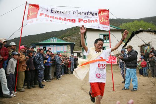 HIGH RUNNER: Twenty-one year old Furba Tamang wins the first title at the Tenzing Hillary Everest Marathon 2009 held on Friday. The competitors ran the length between Kala Pathar Everest base camp and Choor Cang.