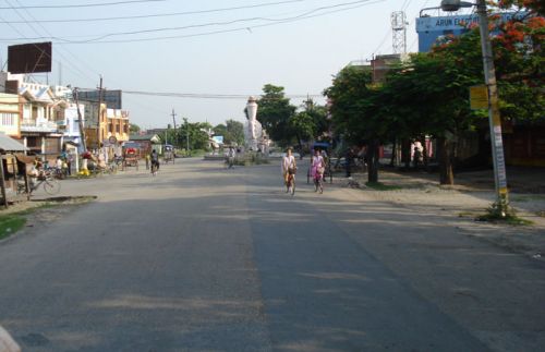 EMPTY ROADS: The Dharan-Biratnagar highway remained empty on Monday because of a strike called by MJF. The party has called for a banda in 22 districts, leaving thousands of travellers and cargo stranded. MJF has demanded membership termination of three of its lawmakers for joining the coalition.