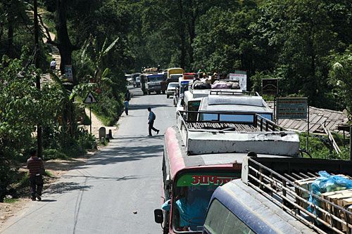 DEAD END: The road leading up to Banepa remained tense for hours on Friday when locals clashed with Maoist affiliated Tamsaling Mukti Morcha to protest the banda. A curfew was imposed to control the situation.