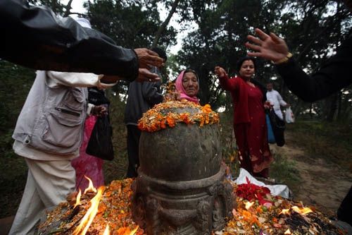 People made offerings to their deceased relatives on the occasion of Bala Chaturdasi at Pashupatinath temple on Sunday.
