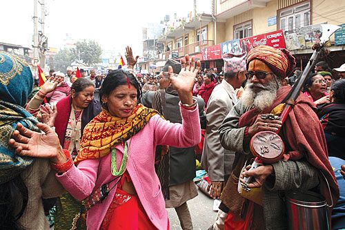 MYSTIC TUNES: Supporters of RPP-Nepal picketed in front of Singha Darbar on Tuesday, demanding a referendum on federalism, republicanism and secularism.