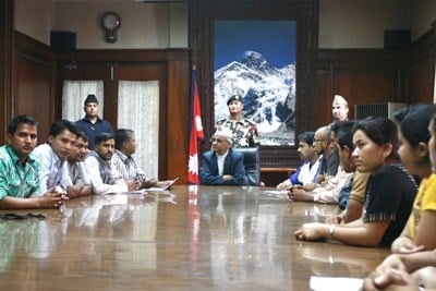 LET’S TALK: Members of the Nepal Student union give a Memorandum to PM Khil Raj Regmi at Singh Durbar on Tuesday.
