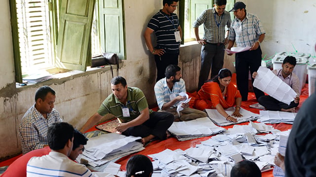 Officials start counting the votes of Birganj Metropolis at Thakur Ram Multiple Campus in Birganj on Tuesday.
