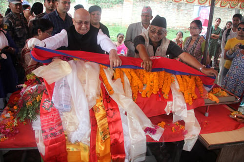 UML Chairman KP Oli attends the funeral of senior UML leader Sahana Pradhan at the UML party headquarters in Balkhu on Tuesday.