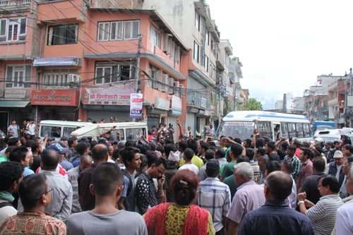 Enraged by the inordinate delay in reconstruction of the Old Baneshwor-Sinamangal road section, the locals on Friday obstructed vehicular movement here.