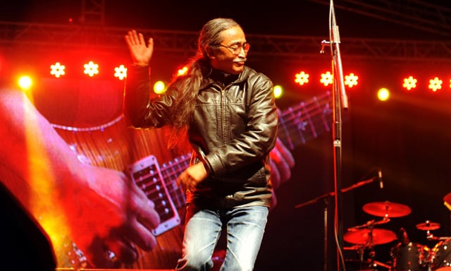 Nepathya frontman Amrit Gurung in action during a concert in Narayanghat on Monday. The show is part of a tri-city tour being organized to celebrate the band turning 25.