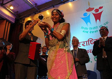 EDUCATION FIRST: Urmila Chaudhary of Freed Kamlari Struggle Committee receives the Global Education´s Youth Courage Award for Education by the United Nations on Friday.
