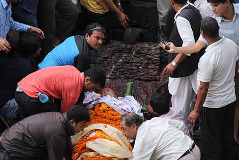 FAREWELL: Supporters pay last tribute to former prime minister Marich Man Singh who died on Thursday. He served as prime minister from 1986 to 1990.