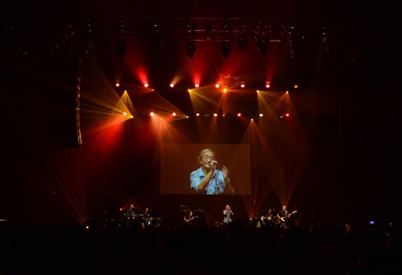 Nepali folk rock band Nepathya's Amrit Gurung has enthralled Nepali audience in New York this weekend.